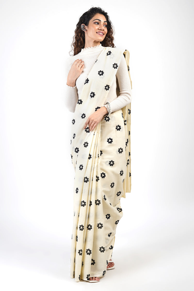 Women's Cotton Blend Cream Printed Celebrity Saree With Blouse Piece