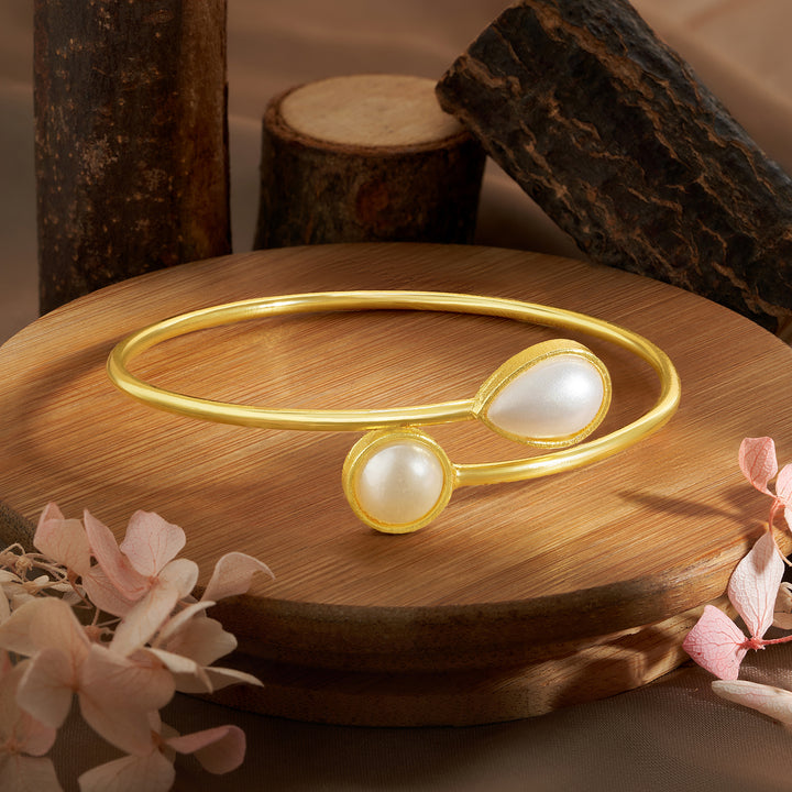 Teejh Mutyam Gold and White Pearl Bracelet