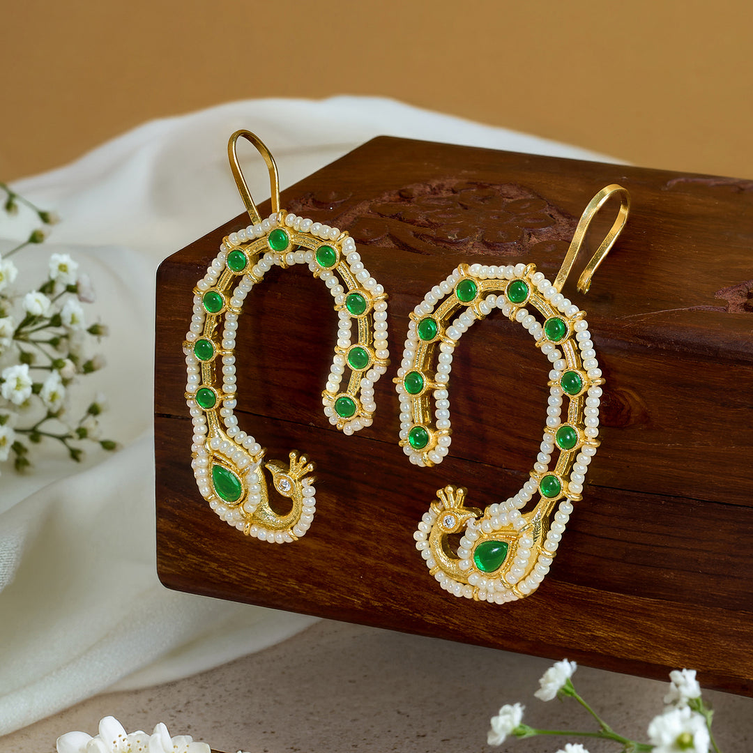 Shayantika Gold Green Earcuff