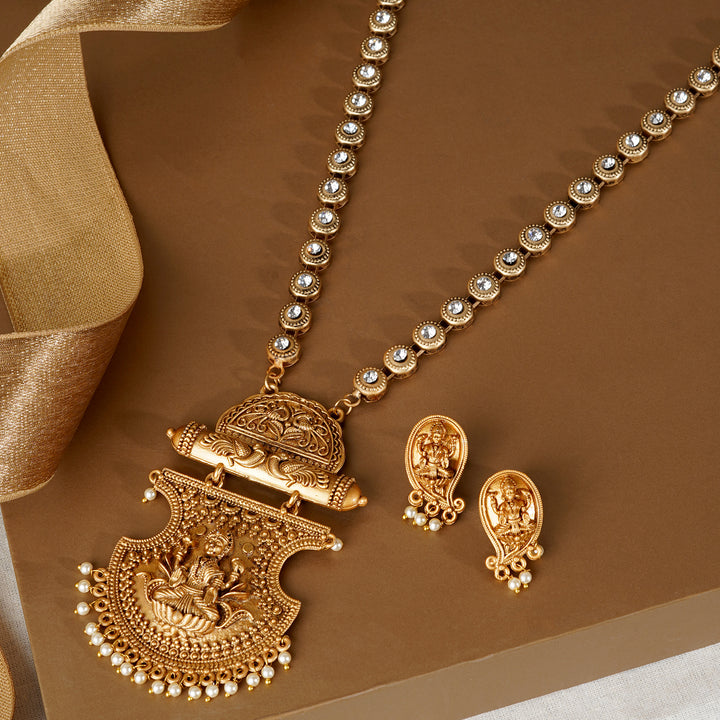 Teejh Kushan Gold And Necklace Set