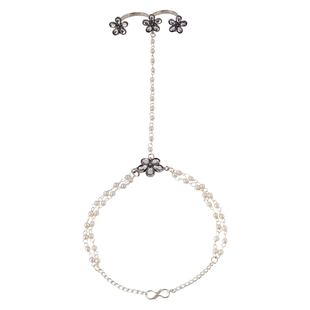 Teejh Roopali Silver Oxidised Hathphool