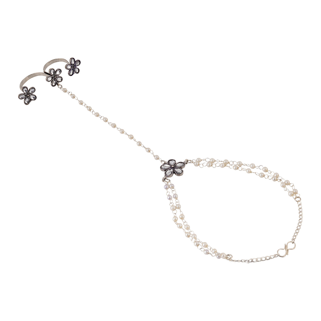 Teejh Roopali Silver Oxidised Hathphool