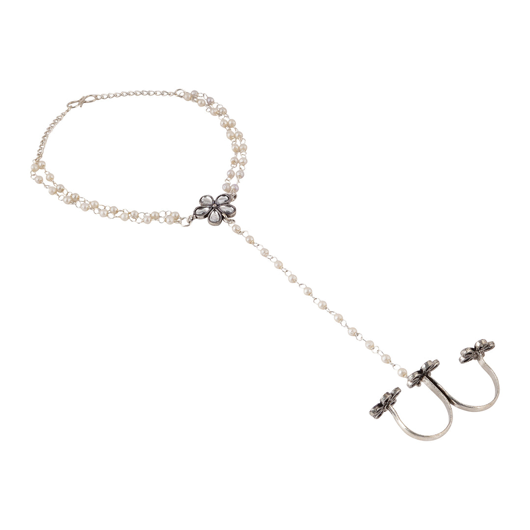 Teejh Roopali Silver Oxidised Hathphool