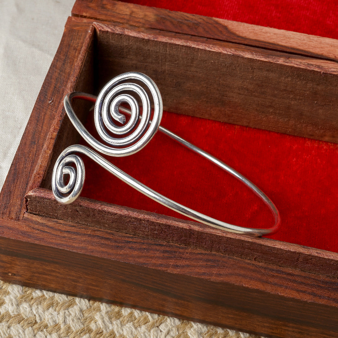 Teejh Aramati Armlet