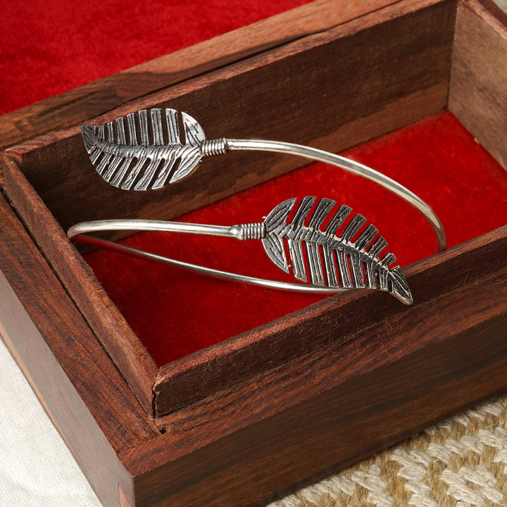 Teejh Arkiya Armlet