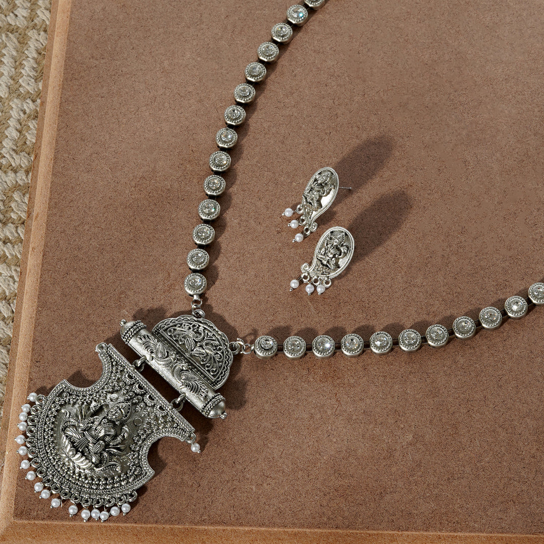 Teejh Maitraka Silver Oxidised White Necklace Set