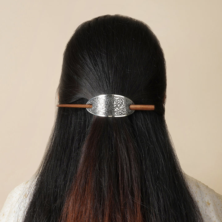 Teejh Akanksha Silver lossy Bun Stick