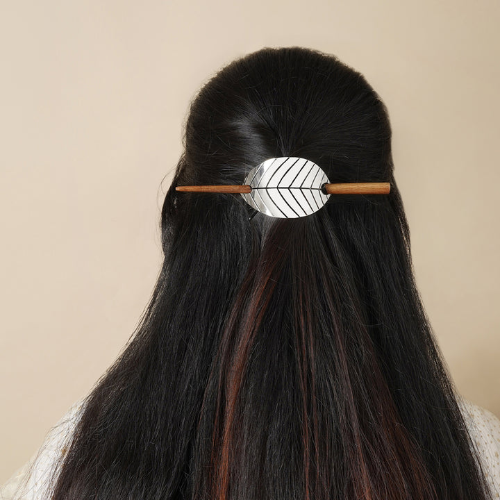 Teejh Reshmi Silver lossy Bun Stick