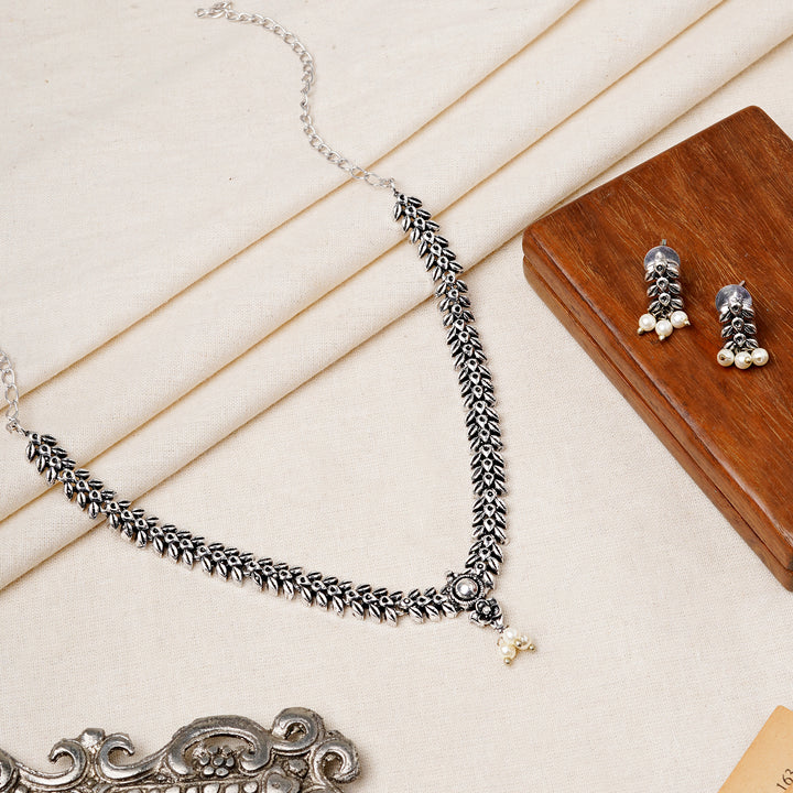 Teejh Silver and White Jade Oxidised Set