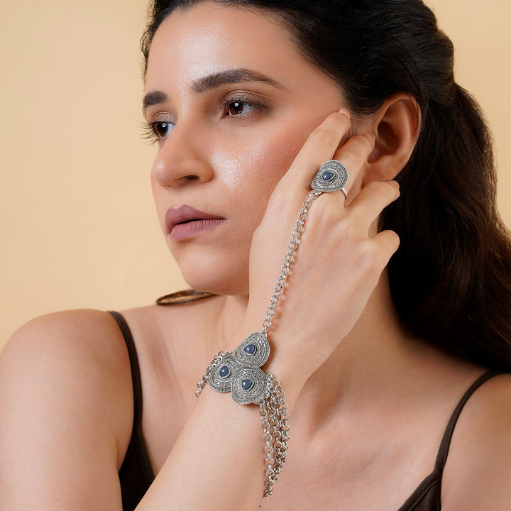 Teejh Minakshi Silver Grey HaathPhool