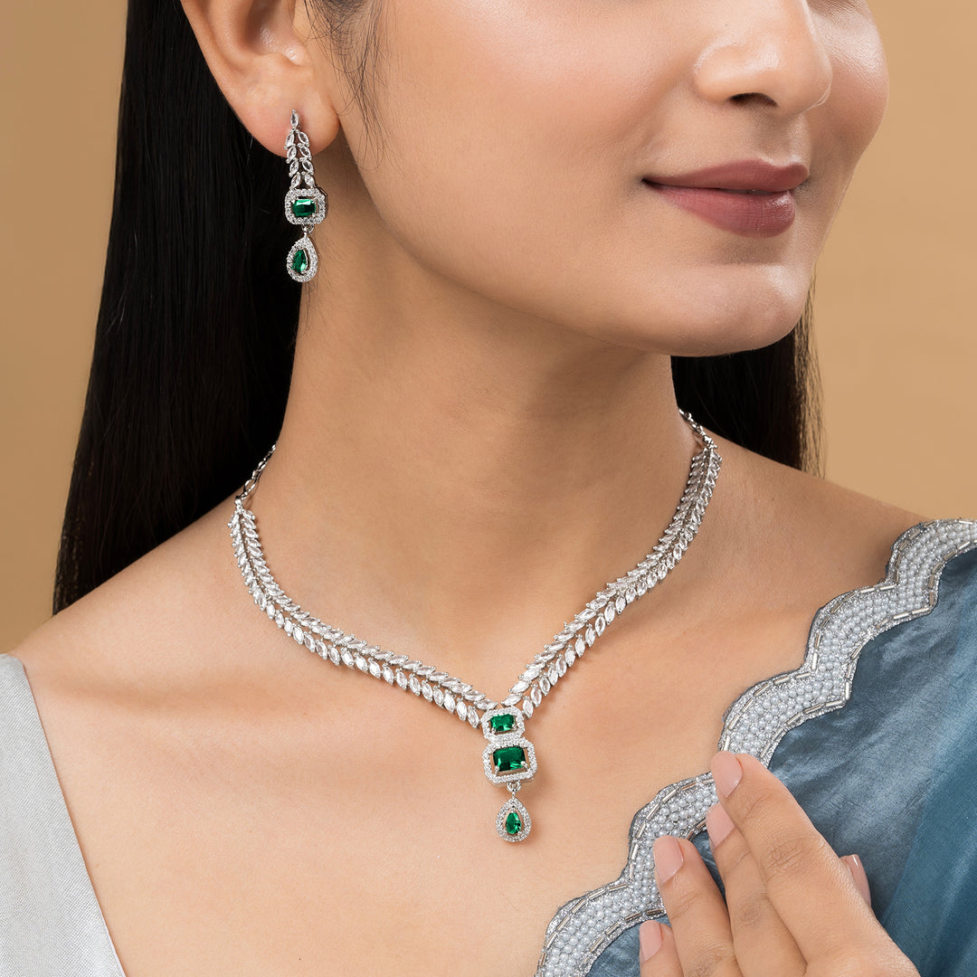 Teejh Sparki Silver and Green Stone Necklace set