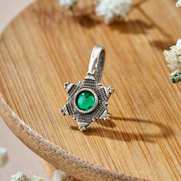 Teejh Rishka Green Stone Press on Nosepin