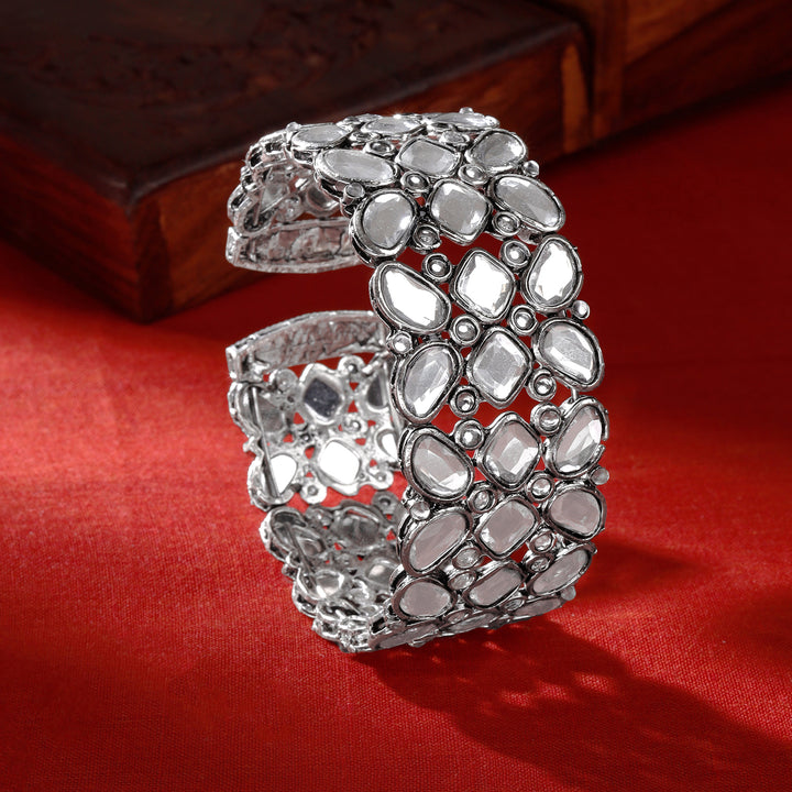 Teejh Kaarvi Round stone Silver Bracelet