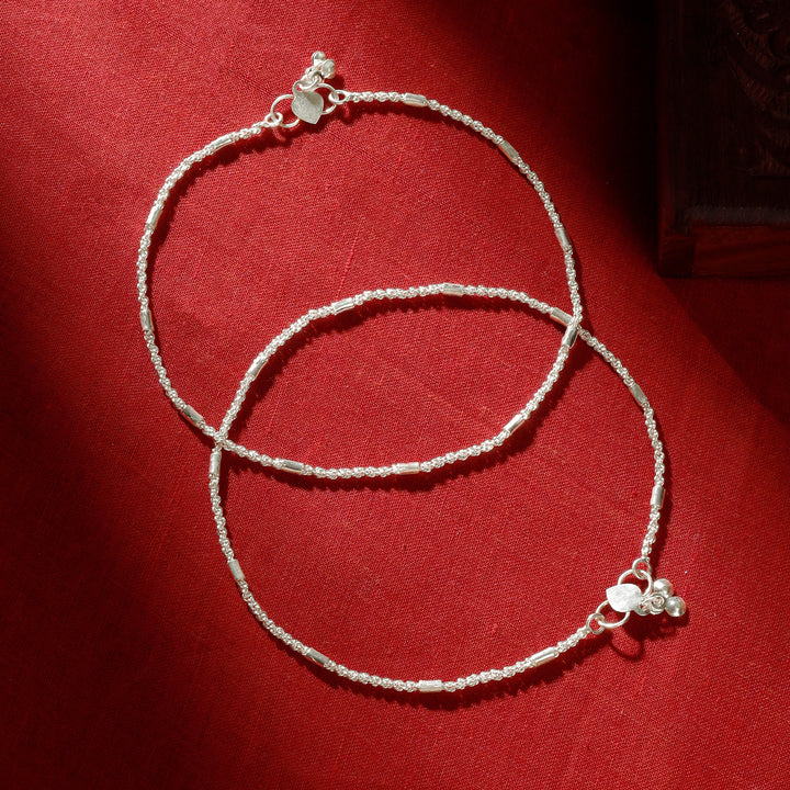 Teejh Priyamvadha Silver Payal