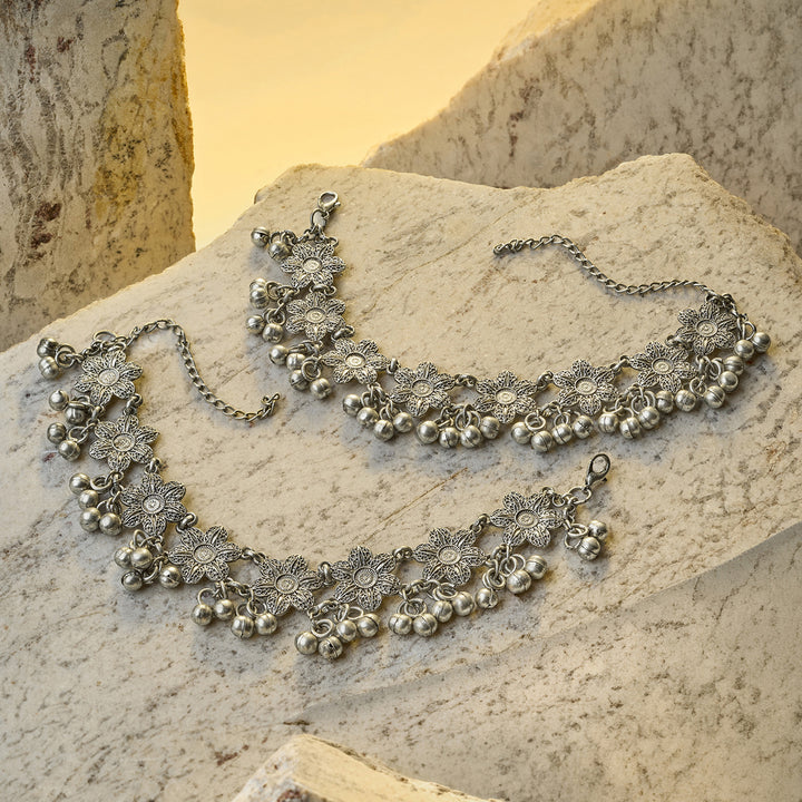 Teejh Yasha Silver Ghungroo Anklets