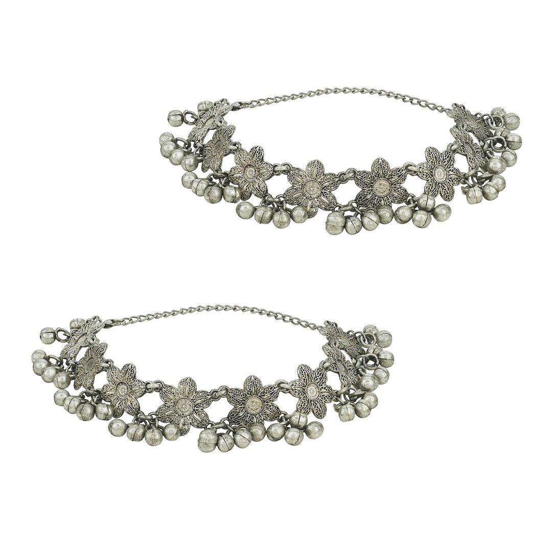 Teejh Yasha Silver Ghungroo Anklets