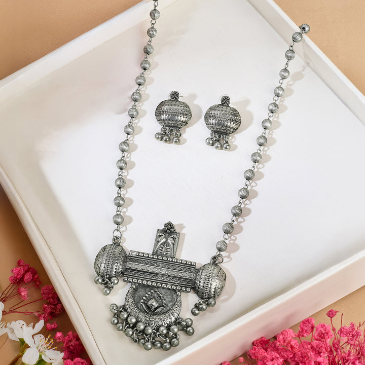 Teejh Ankah Silver Oxidised Necklace Set