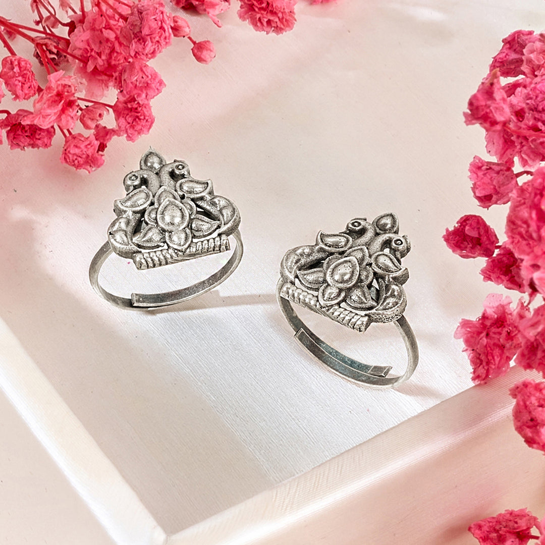 Teejh Ruhaya Silver Oxidised Toe Rings