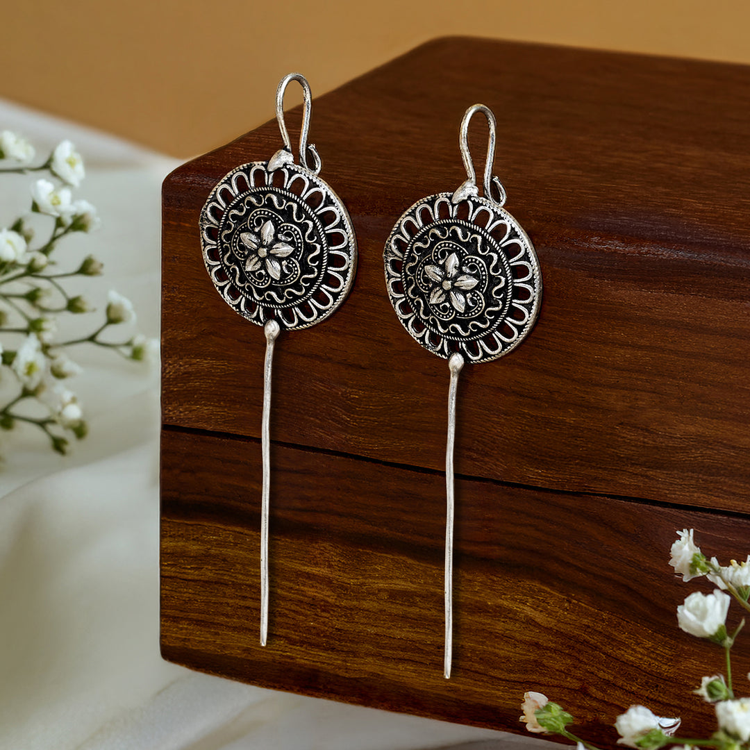 Aadyanta Silver Oxidised Earpin