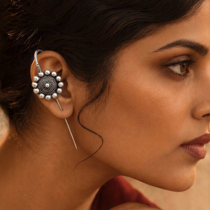 Chinmayi Silver Oxidised Earpin