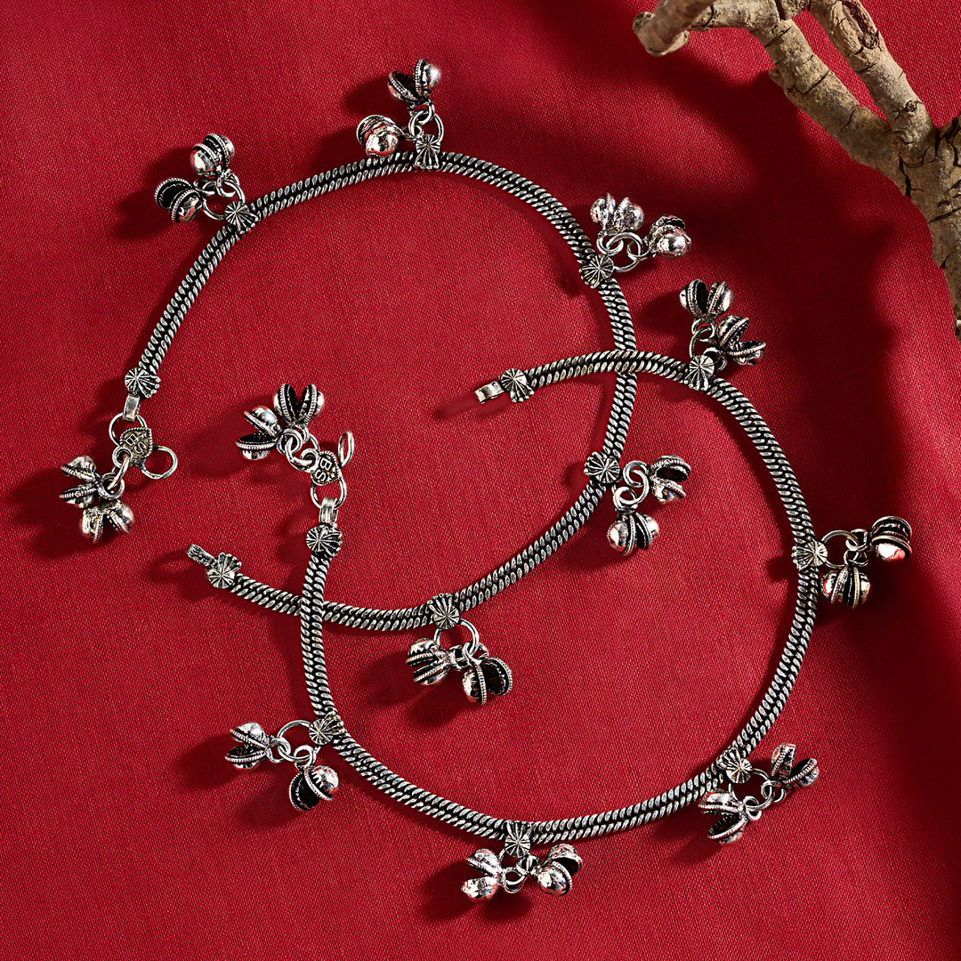 Aalira Silver Oxidised Anklet