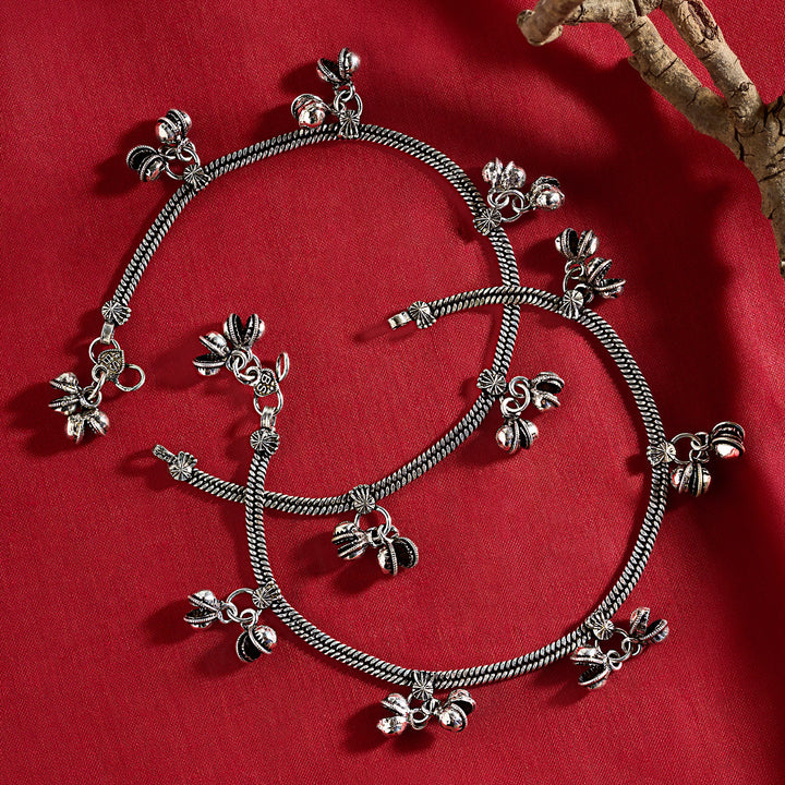 Aalira Silver Oxidised Anklet