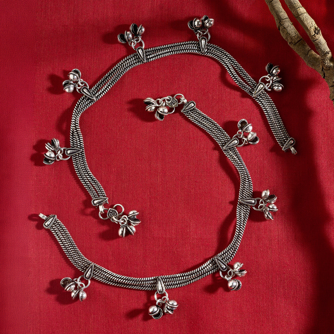 Aarna Silver Oxidised Anklet