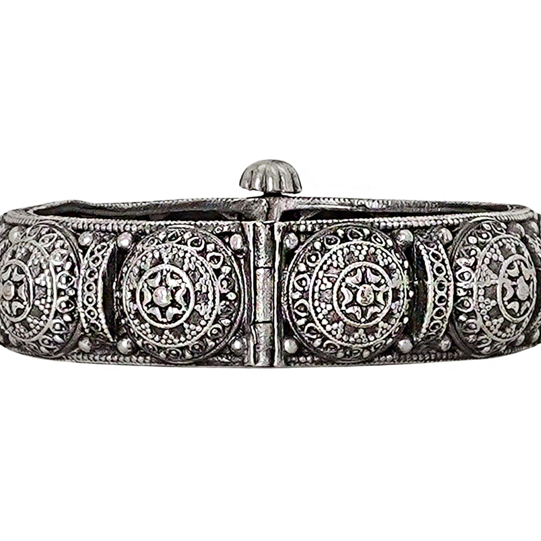 Teejh Kakatiya Oxidised Silver Jewellery Gift Set