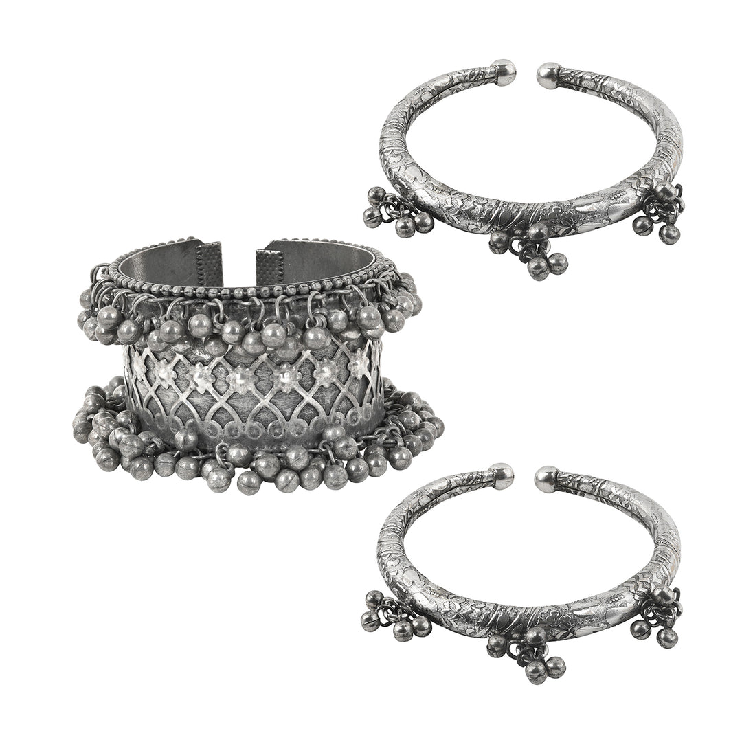 Teejh Veerthi  Stacked Bracelet Set