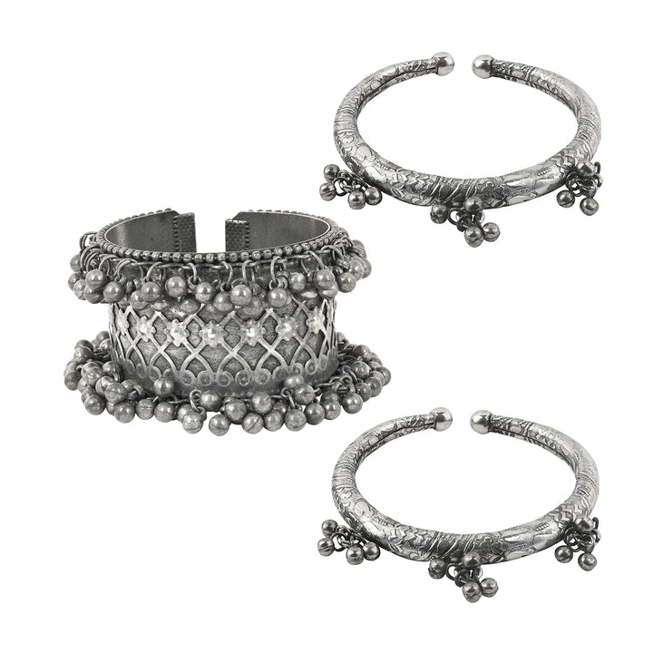 Teejh Veerthi  Stacked Bracelet Set
