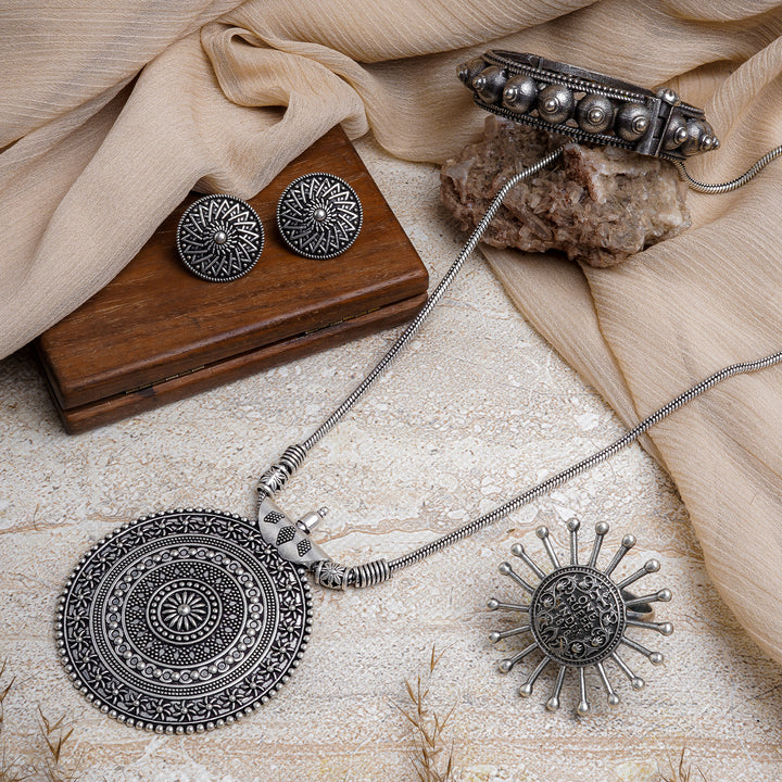 Teejh Kamini Silver Oxidised Jewelry Gift Set