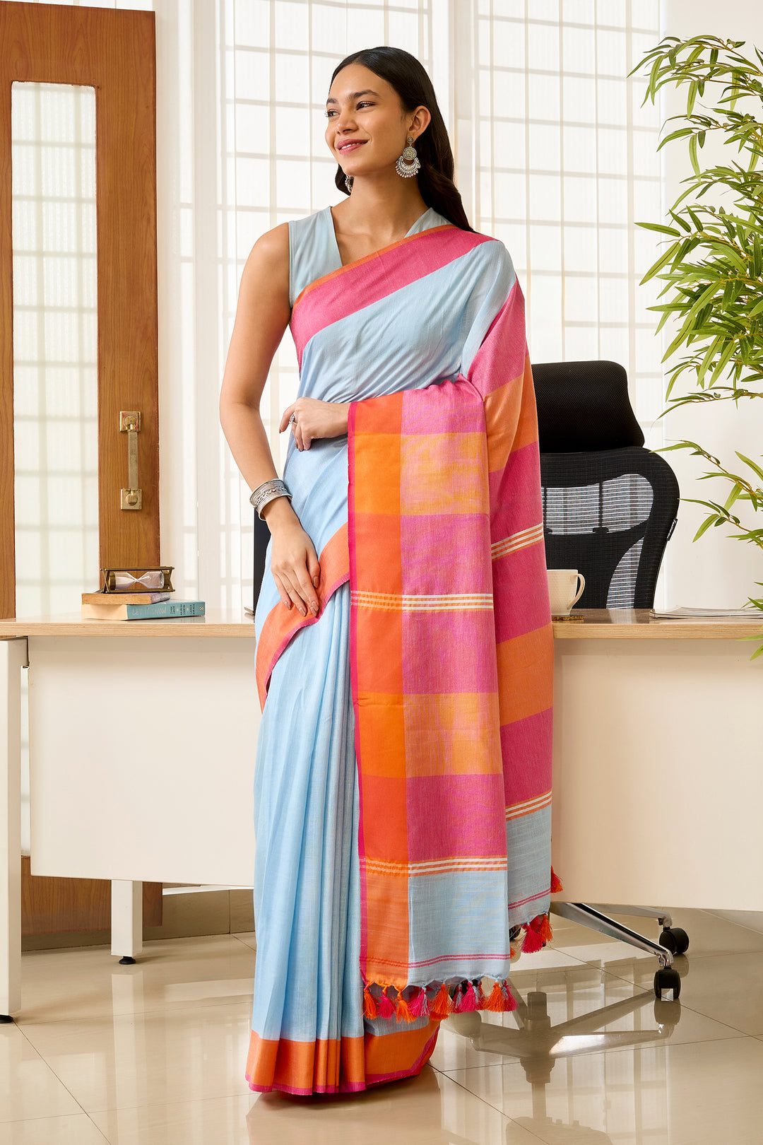 Teejh Atrangi Pink and light blur Color Block Saree