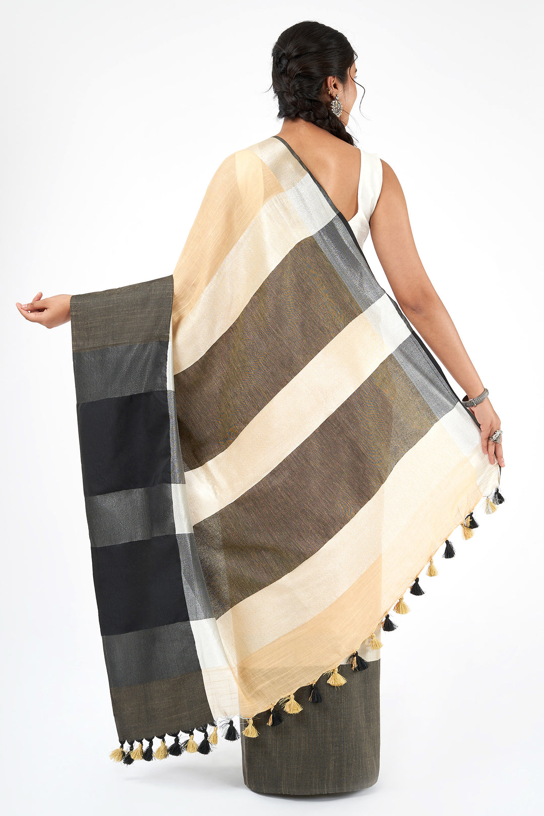 Teejh Chhaya Beige and Black Color Block Saree