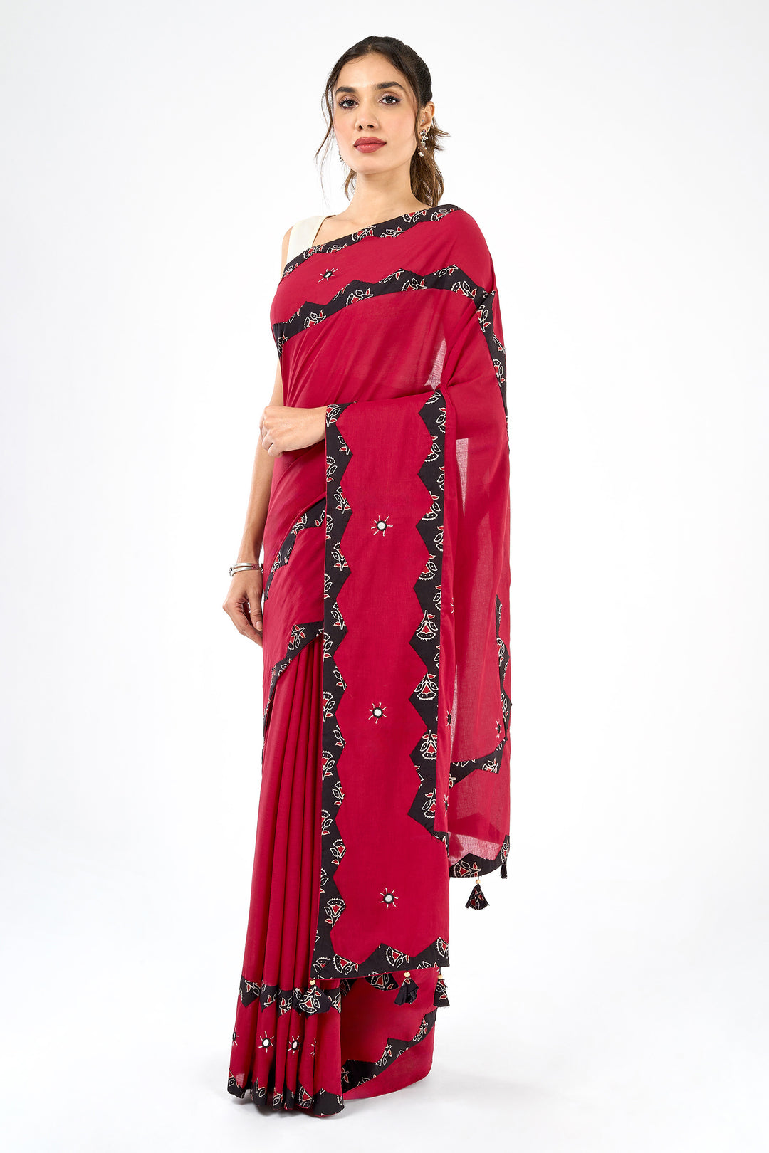 Svarnita Applique &amp; Mirror Work Saree
