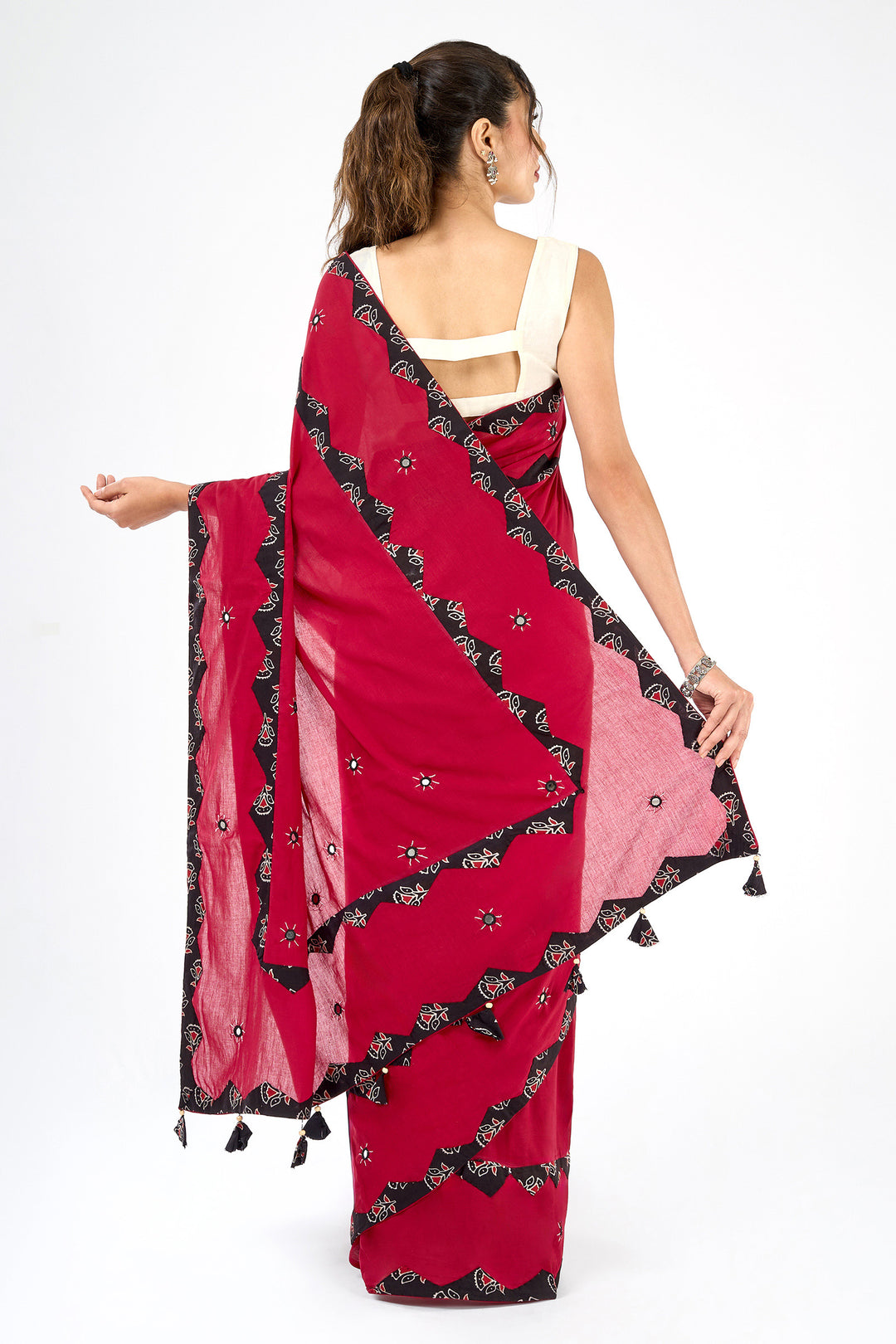 Svarnita Applique &amp; Mirror Work Saree