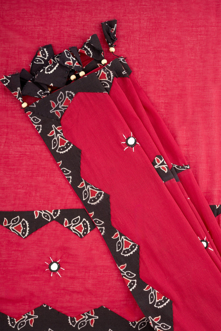 Svarnita Applique &amp; Mirror Work Saree