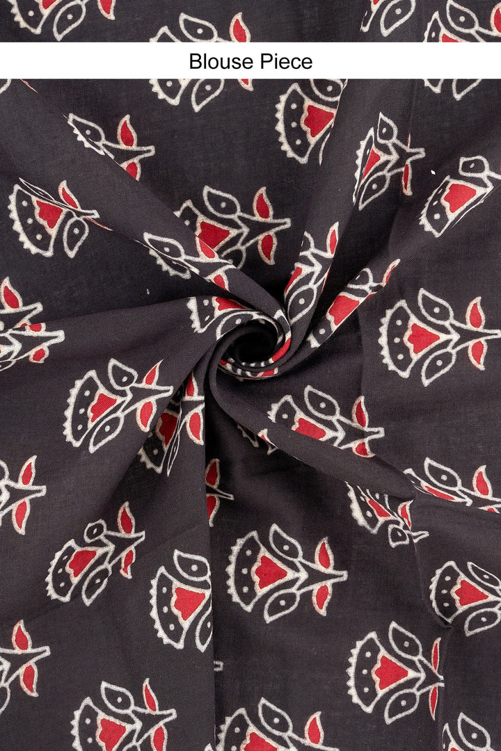 Svarnita Applique &amp; Mirror Work Saree