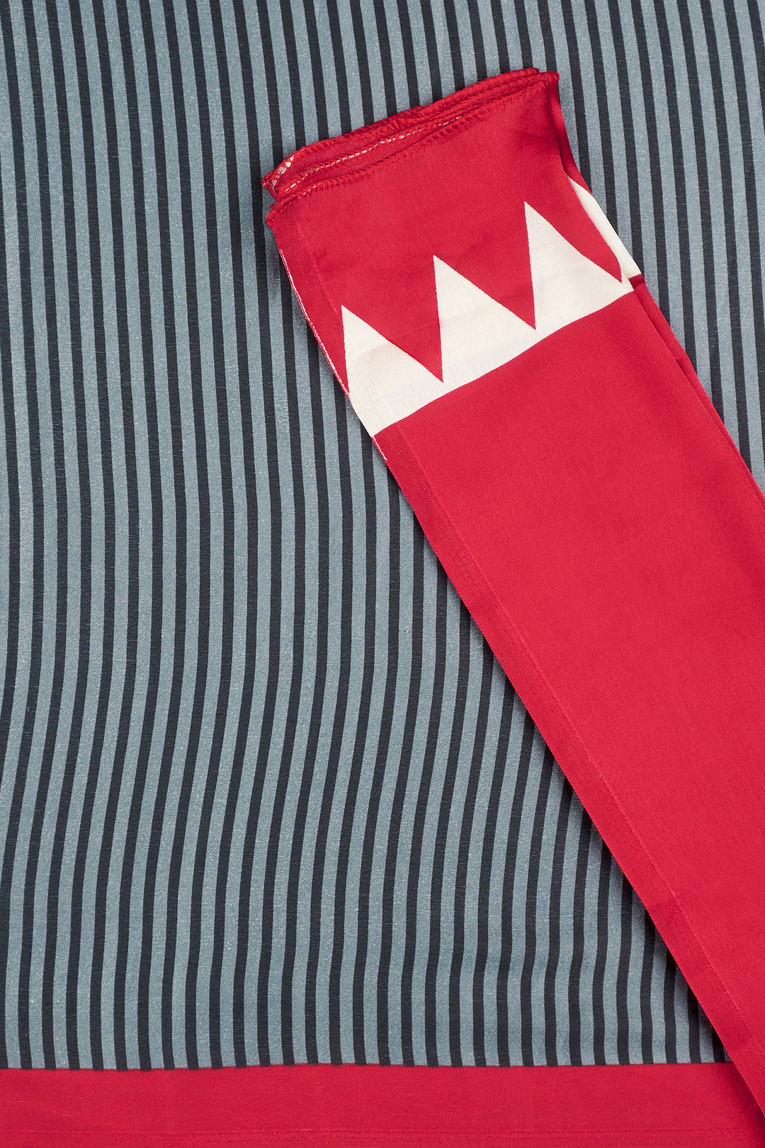 Teejh Niha  Grey and Red Digital Print Modal Silk Saree