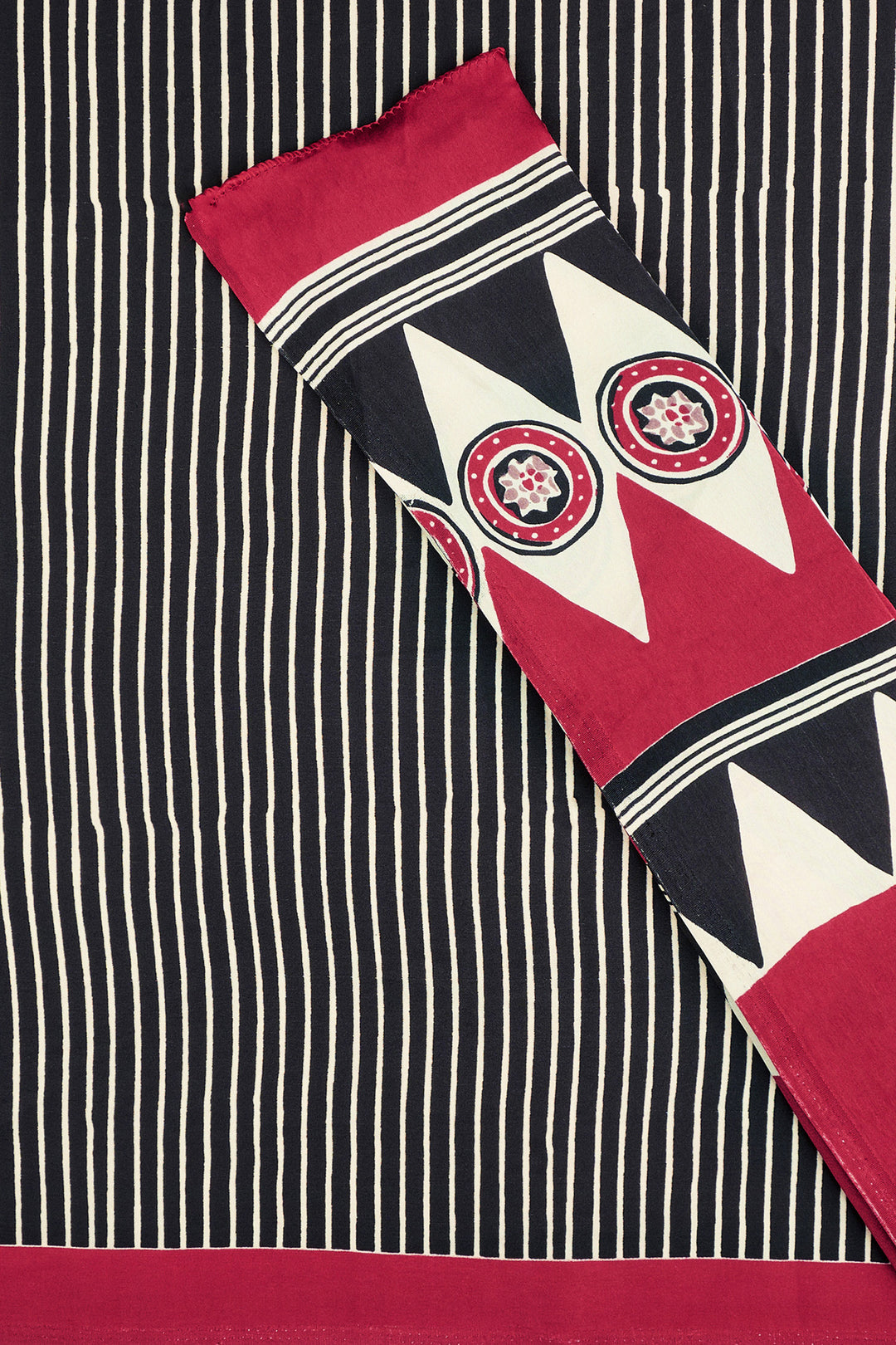 Teejh Nihala Black and Red Digital Print Modal Silk Saree