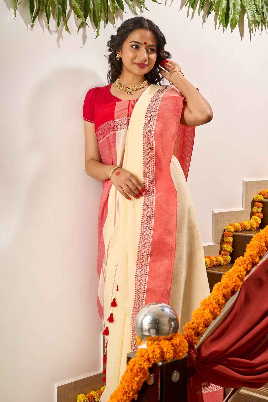 Teejh Mahishmardini  OffWhite &amp; Red Cotton Saree