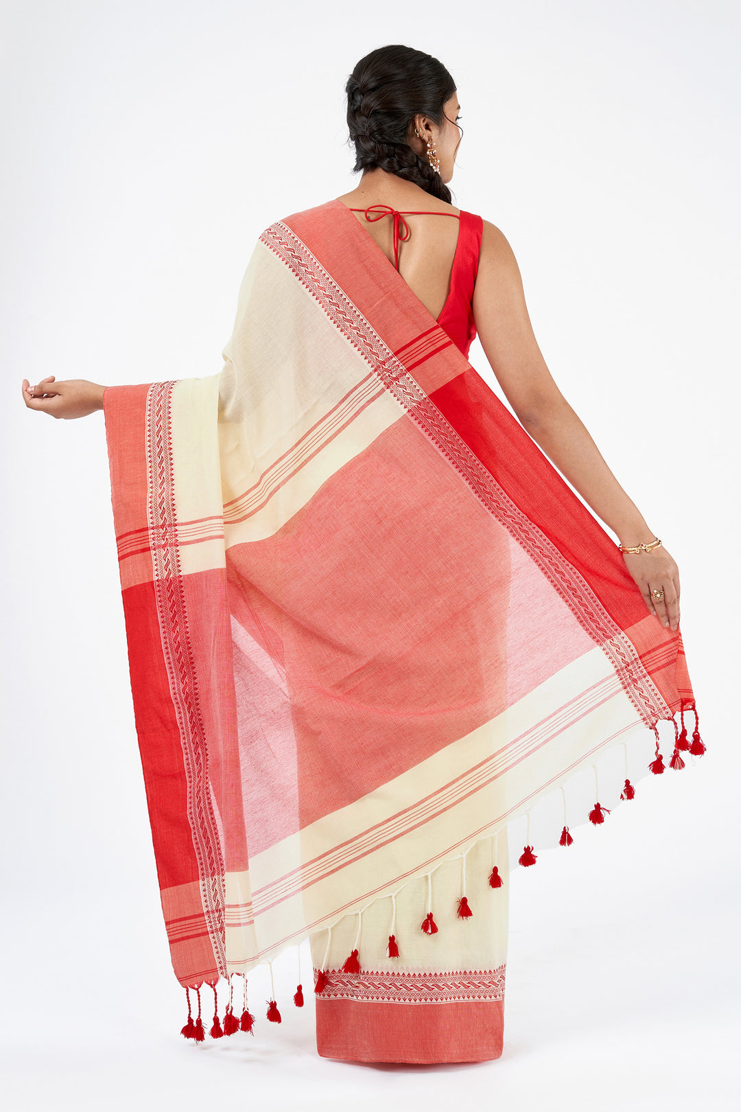 Teejh Mahishmardini  OffWhite &amp; Red Cotton Saree