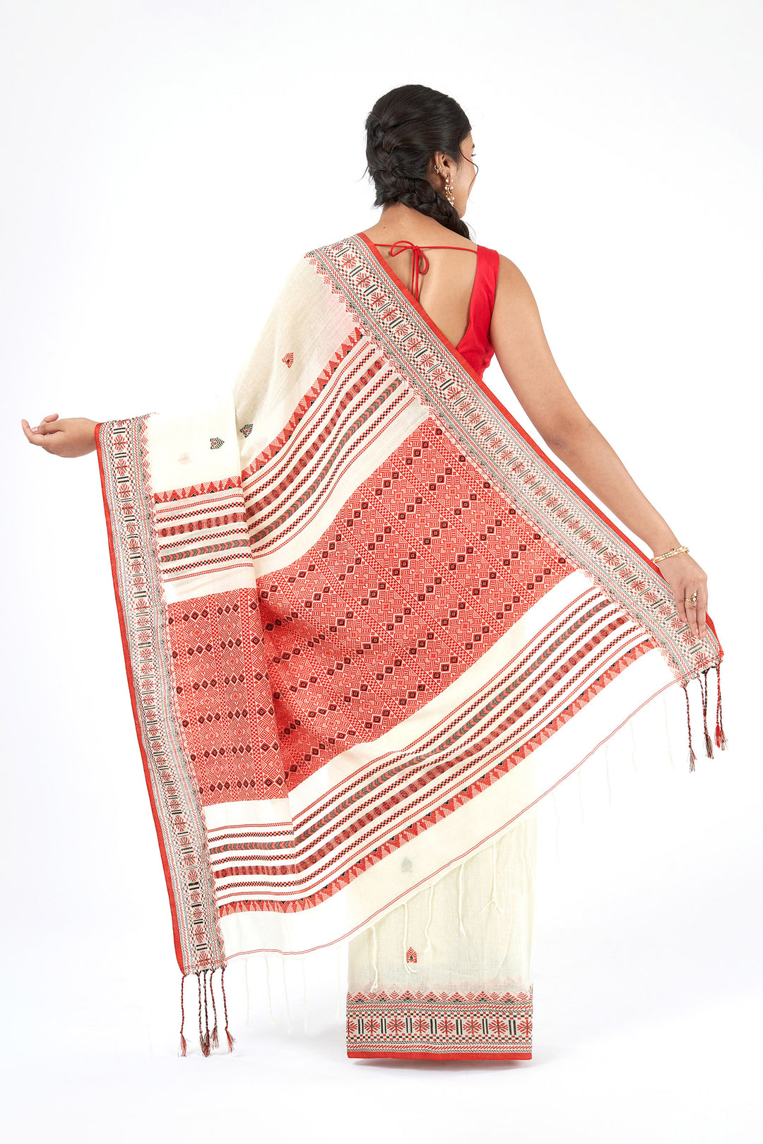 Teejh Alokya OffWhite &amp; Red Cotton Saree
