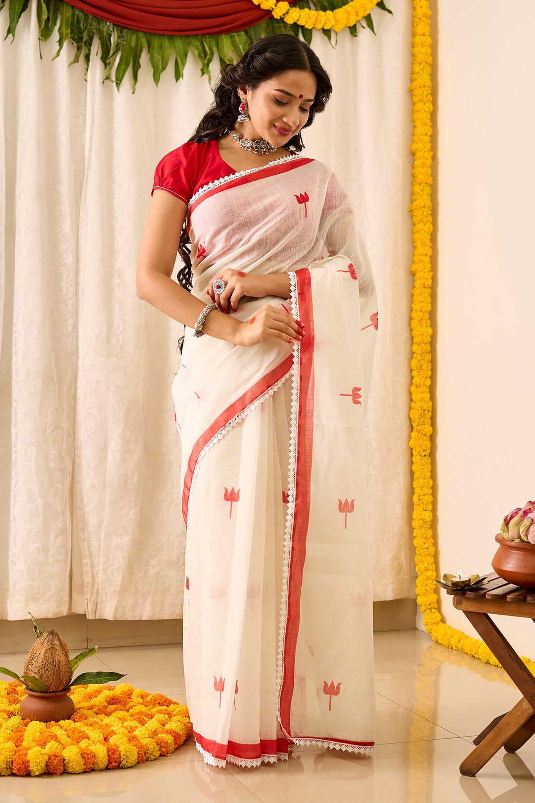 Teejh Navadurga OffWhite &amp; Red Linen Saree