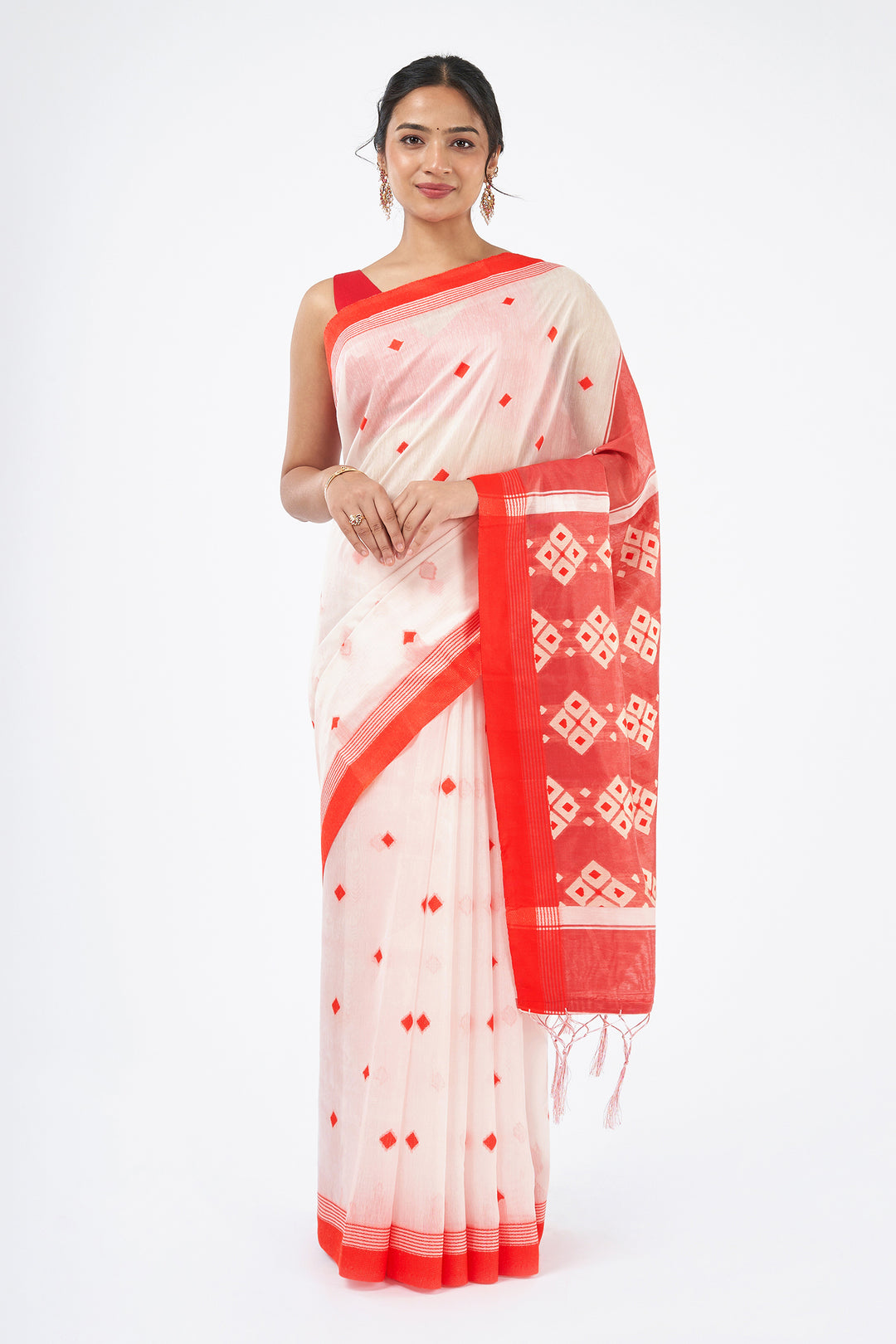 Teejh Shirodiya White &amp; Red Cotton Saree