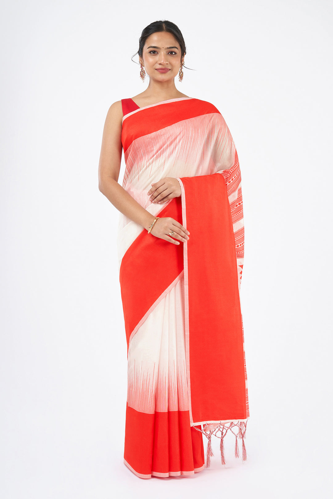 Teejh Ujjaini White &amp; Red Cotton Saree