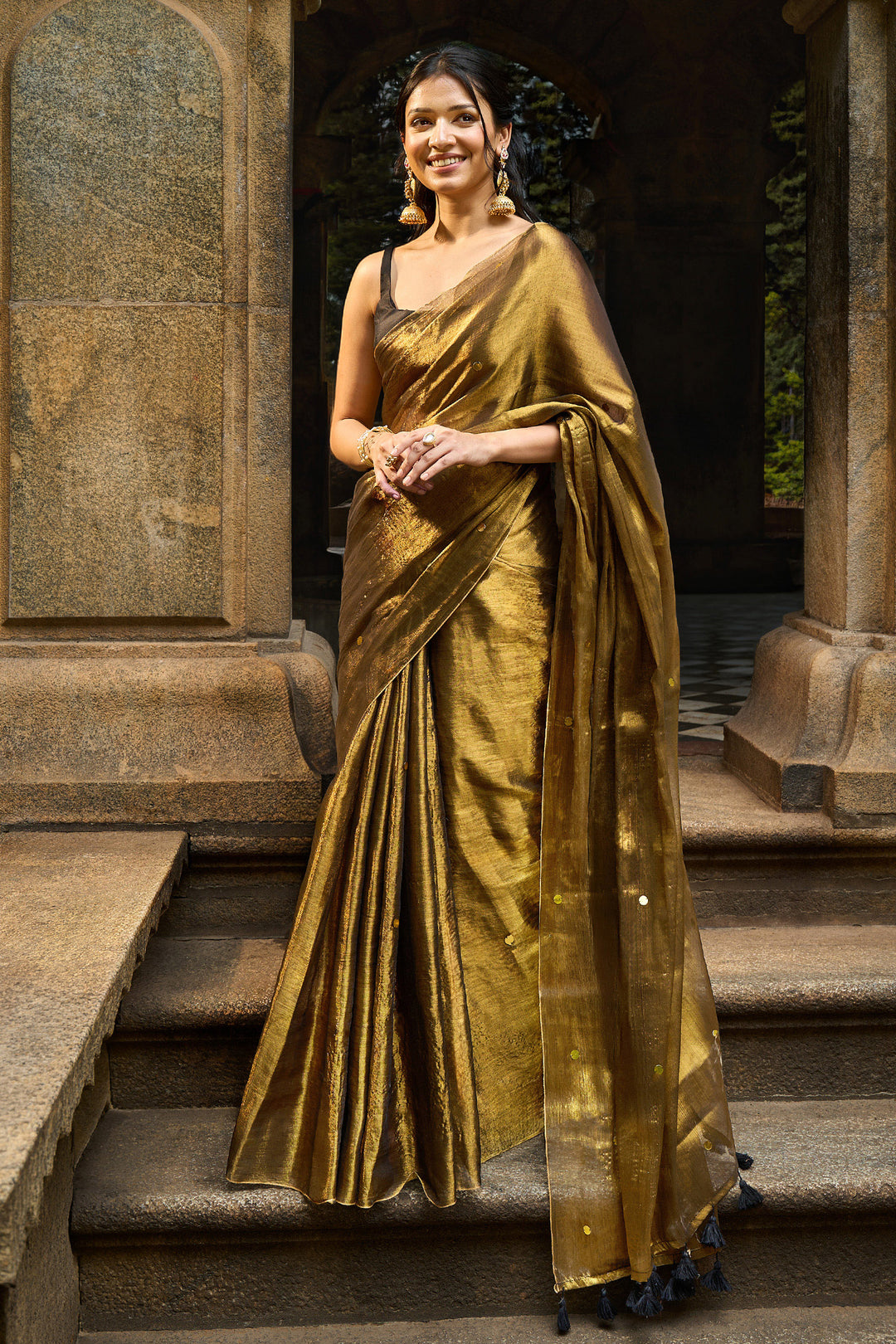 Teejh Sunheri Siyahi Raga Tissue Saree