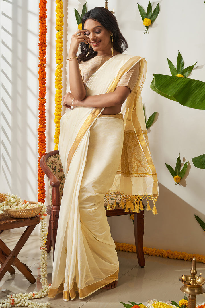 Teejh Kasaara Zari Floral Kasavu Saree