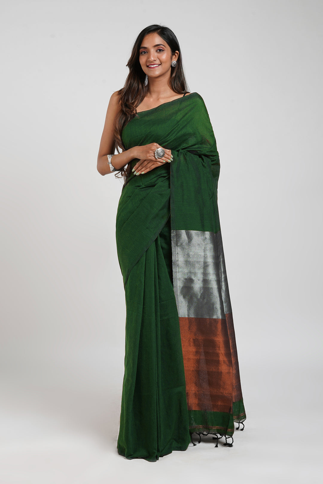 Teejh Ovyaa Dark Green Hand Woven Tissue Weaving Saree with Blouse Piece