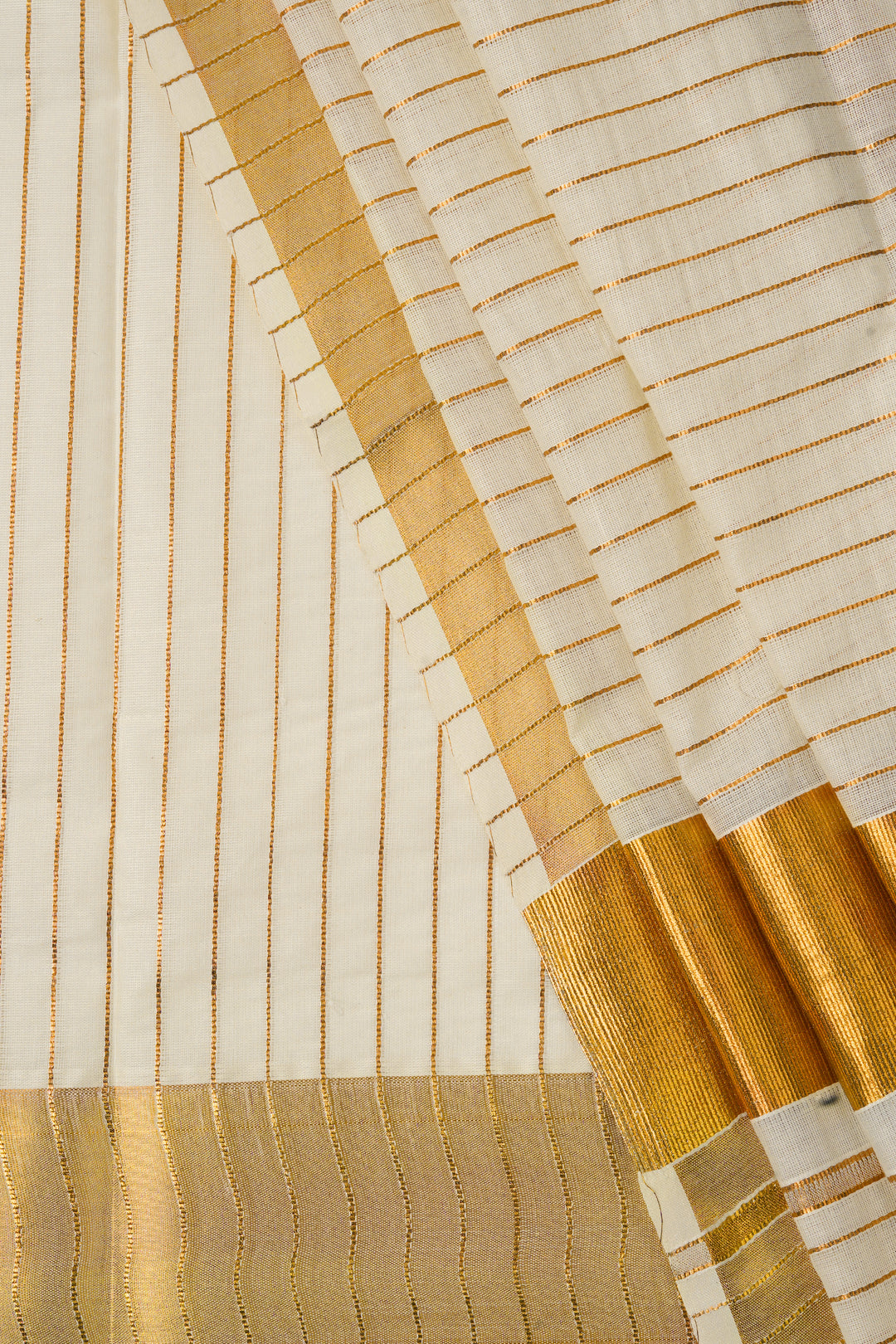 Teejh Madhavi White and Gold Kerala Cotton Kasavu Saree