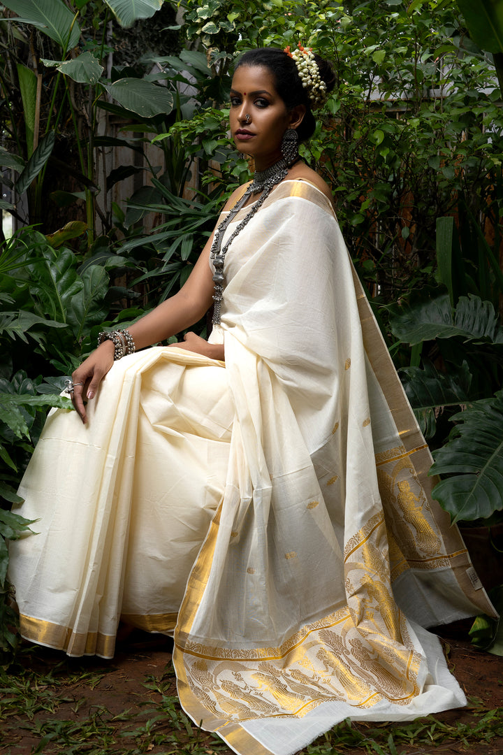 Teejh Kalleshwari White and Gold Kerala Cotton Kasavu Saree